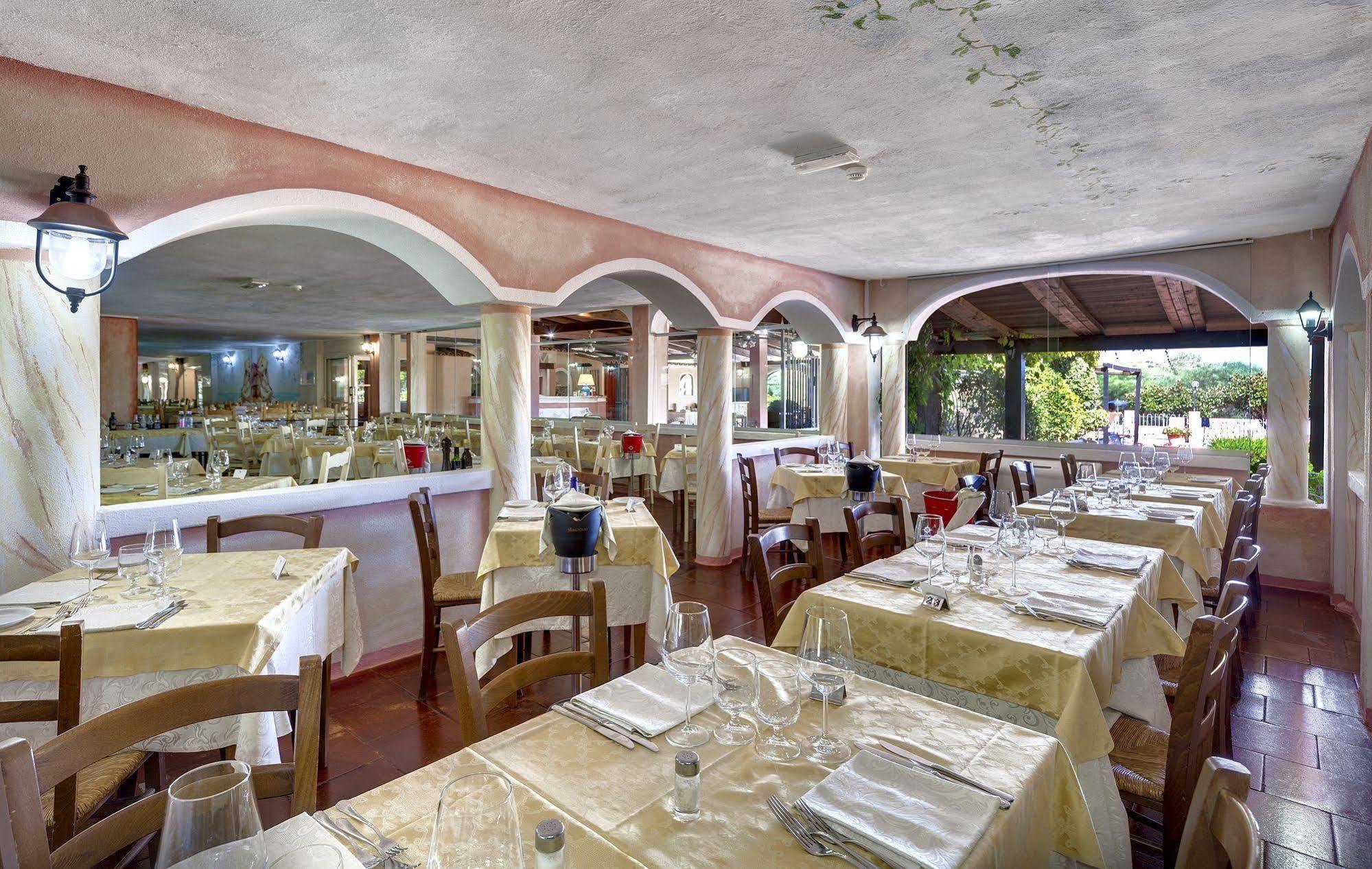 Colonna Beach Hotel Marinella 마리넬라 외부 사진